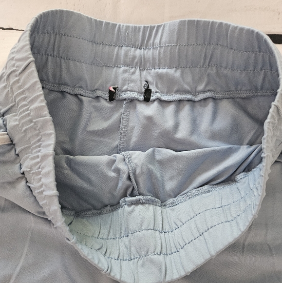 Casual Athletic Women's Drawstring Waist Shorts Size Small - Picture 4 of 4